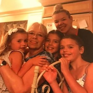 Meet your Posher, Miki